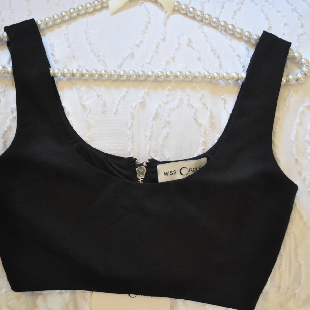 Black crop top